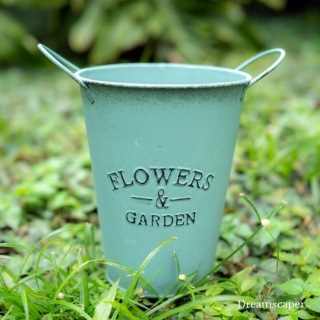 Vintage Flower Metal Bucket Vintage Flower Metal Bucket