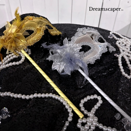 Rent: Female Masquerade Masks Gold Sliver