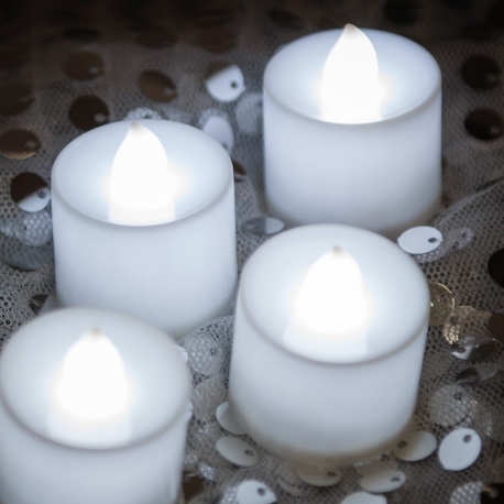 Rent: White Tea Lights Candles Set